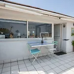 Martucci With Seaview Апартаменты