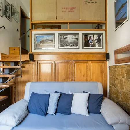 Martucci With Seaview Neapol