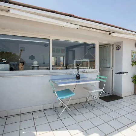 Martucci With Seaview Apartament