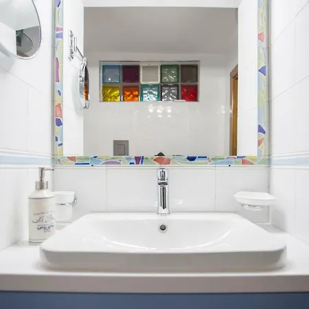 Martucci With Seaview Lägenhet